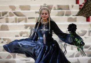 Επιτέλους ειρήνη: Η Μαντόνα και ο Έλτον Τζον τα βρήκαν μετά από δύο δεκαετίες «πολέμου»