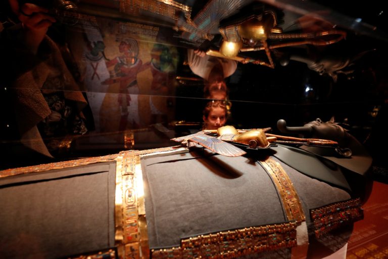 Μυστηριώδεις δίσκοι από τον τάφο του Τουταγχαμών ρίχνουν φως σε μια τελετουργία χαμένη στα βάθη των αιώνων