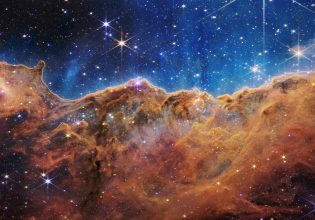 Τέλεια ευθυγράμμιση 2 γαλαξιών κατέγραψε η NASA – Εντυπωσιακές εικόνες