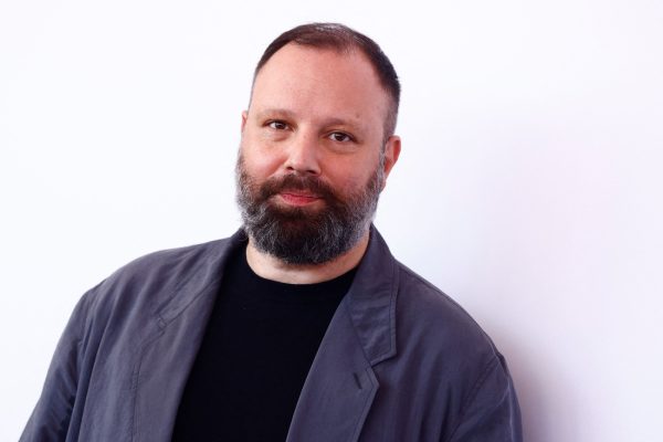 Γιώργος Λάνθιμος: Στην αντεπίθεση για το «όχι» στην Ακρόπολη δια της νομικής οδού