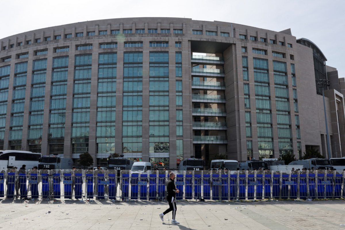 Κωνσταντινούπολη: Ξεκινά η δίκη φοιτητών και δημοσιογράφων για τις διαδηλώσεις μετά τη σύλληψη του Ιμάμογλου