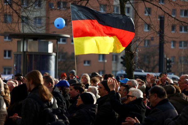 Γερμανία: Αντιδράσεις για βουλευτή των Χριστιανοδημοκρατών που ζήτησε «νέα προσέγγιση» για την ακροδεξιά