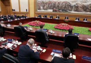 Δασμοί Τραμπ: Η Κίνα παροτρύνει τις ΗΠΑ να τους «ακυρώσουν αμέσως»