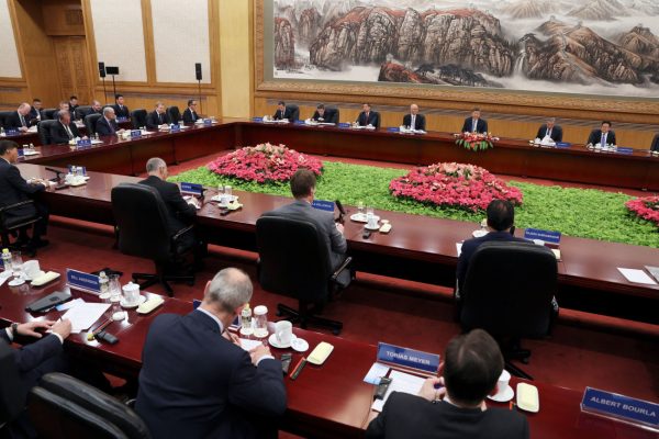 Δασμοί Τραμπ: Η Κίνα παροτρύνει τις ΗΠΑ να τους «ακυρώσουν αμέσως»