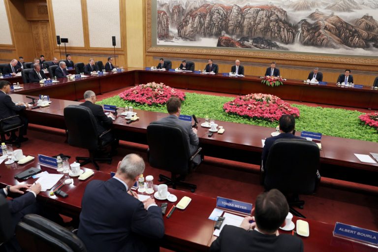 Δασμοί Τραμπ: Η Κίνα παροτρύνει τις ΗΠΑ να τους «ακυρώσουν αμέσως»