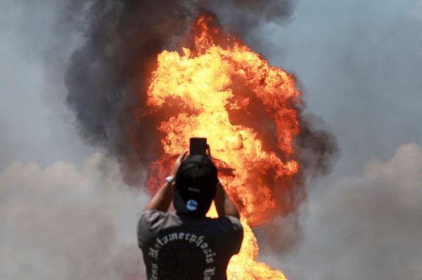 Τεράστια πυρκαγιά έπειτα από έκρηξη αγωγού φυσικού αερίου στη Μαλαισία [Βίντεο]