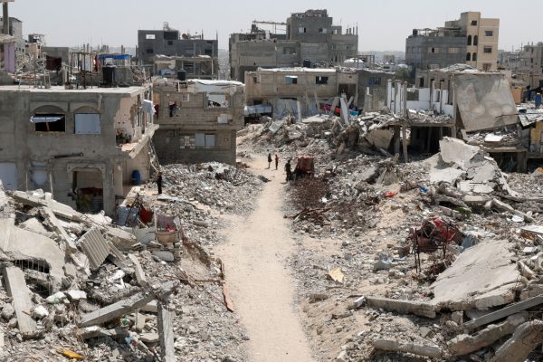 Μετά τις βόμβες, ο αμίαντος – Τα ερείπια της Γάζας θα δηλητηριάζουν τους Παλαιστινίους για δεκαετίες