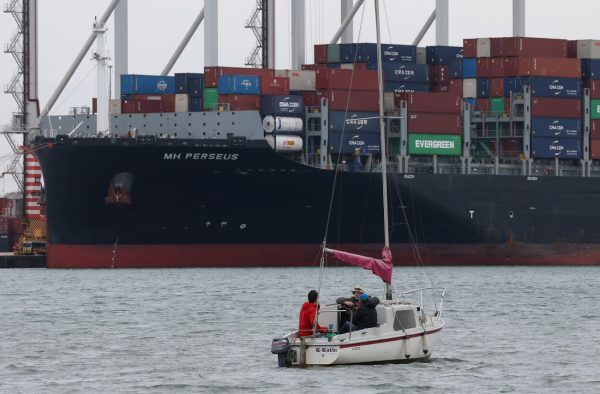 ΗΠΑ- δασμοί: Στοίχημα με ενδεχόμενο πολιτικό κόστος στο εσωτερικό