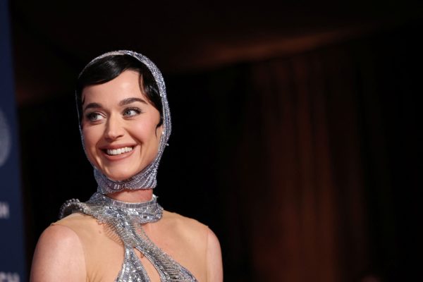 Έξι γυναίκες γράφουν ιστορία με πτήση της Blue Origin