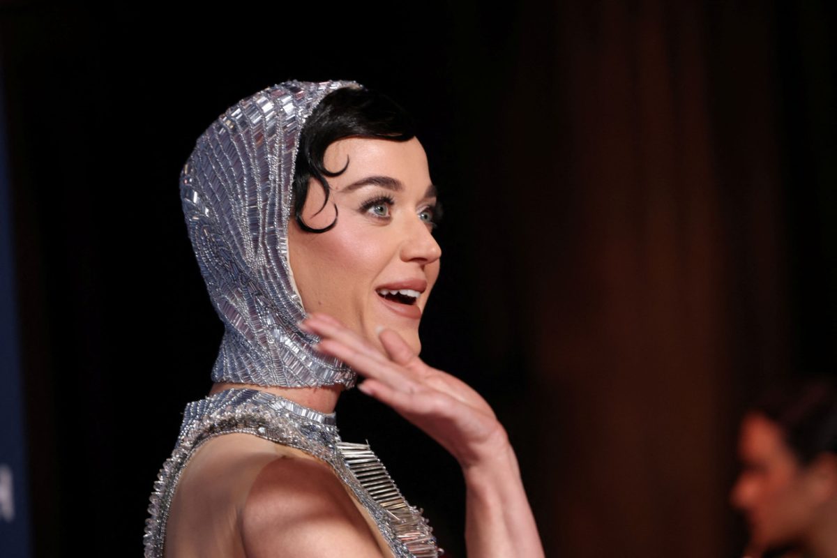 «Το ίντερνετ είναι γεμάτο ανισόρροπους»: Η Κέιτι Πέρι απαντά στους επικριτές της για την πτήση Blue Origin