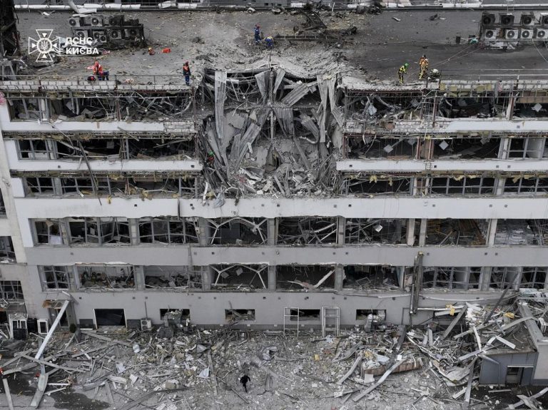 Ουκρανία: Τουλάχιστον ένας νεκρός και τρεις τραυματίες από ρωσική επίθεση στο Κίεβο