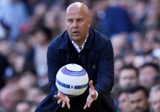 Πρώτη ήττα της Λίβερπουλ το 2025 και κατήφορος της Τσέλσι μακριά από το Στάμφορντ Μπριτζ