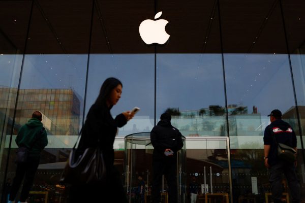 Apple: Νίκη στο… παρά πέντε της χάρισε ο Τραμπ