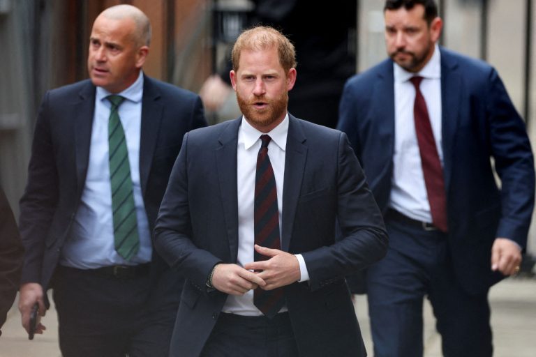 Δίκη Χάρι: «Η ζωή του είναι σε κίνδυνο. Η Αλ Κάιντα ζήτησε τη δολοφονία του»