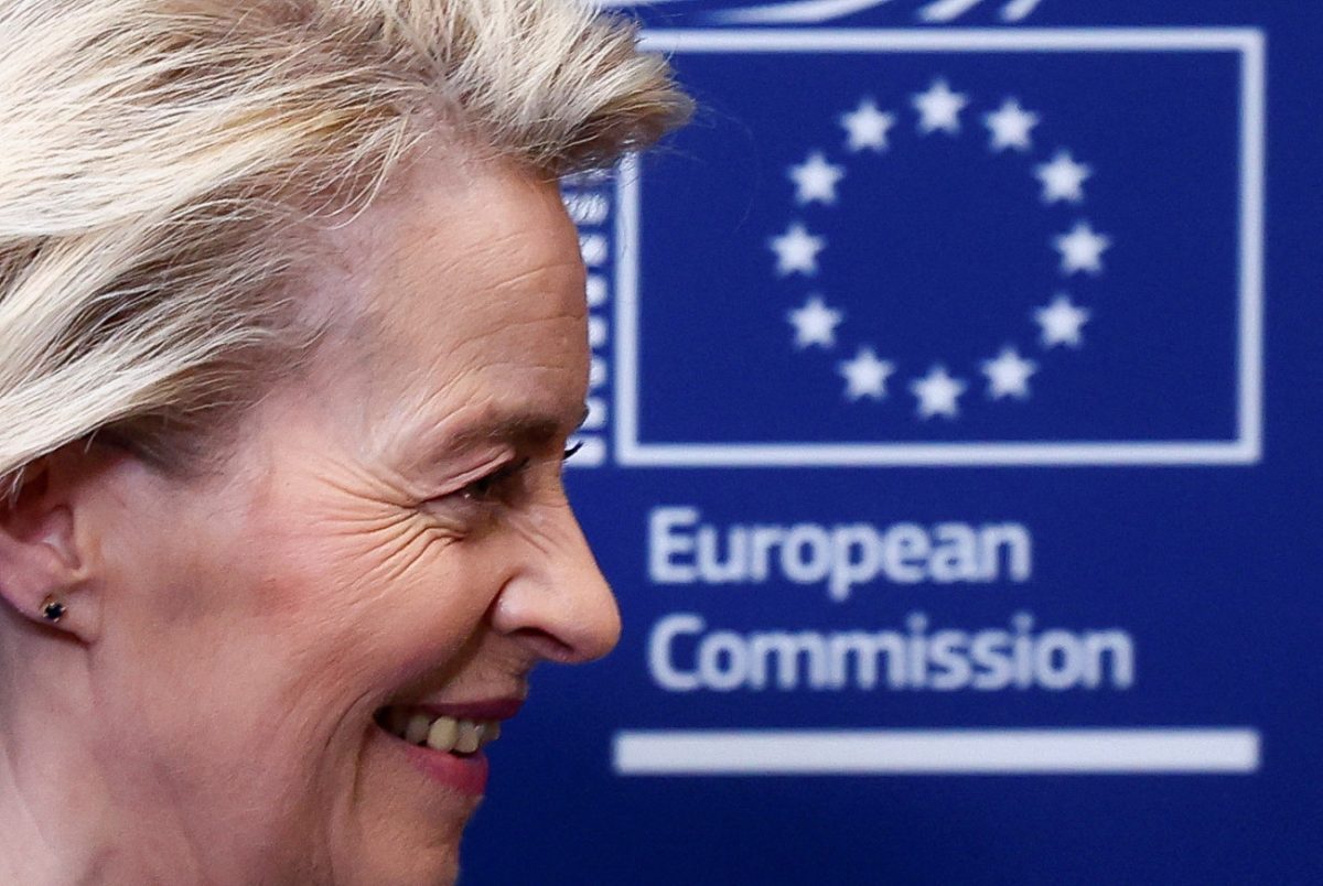 ΕΕ: Παγώνει τους δασμούς προς τις ΗΠΑ για 90 μέρες