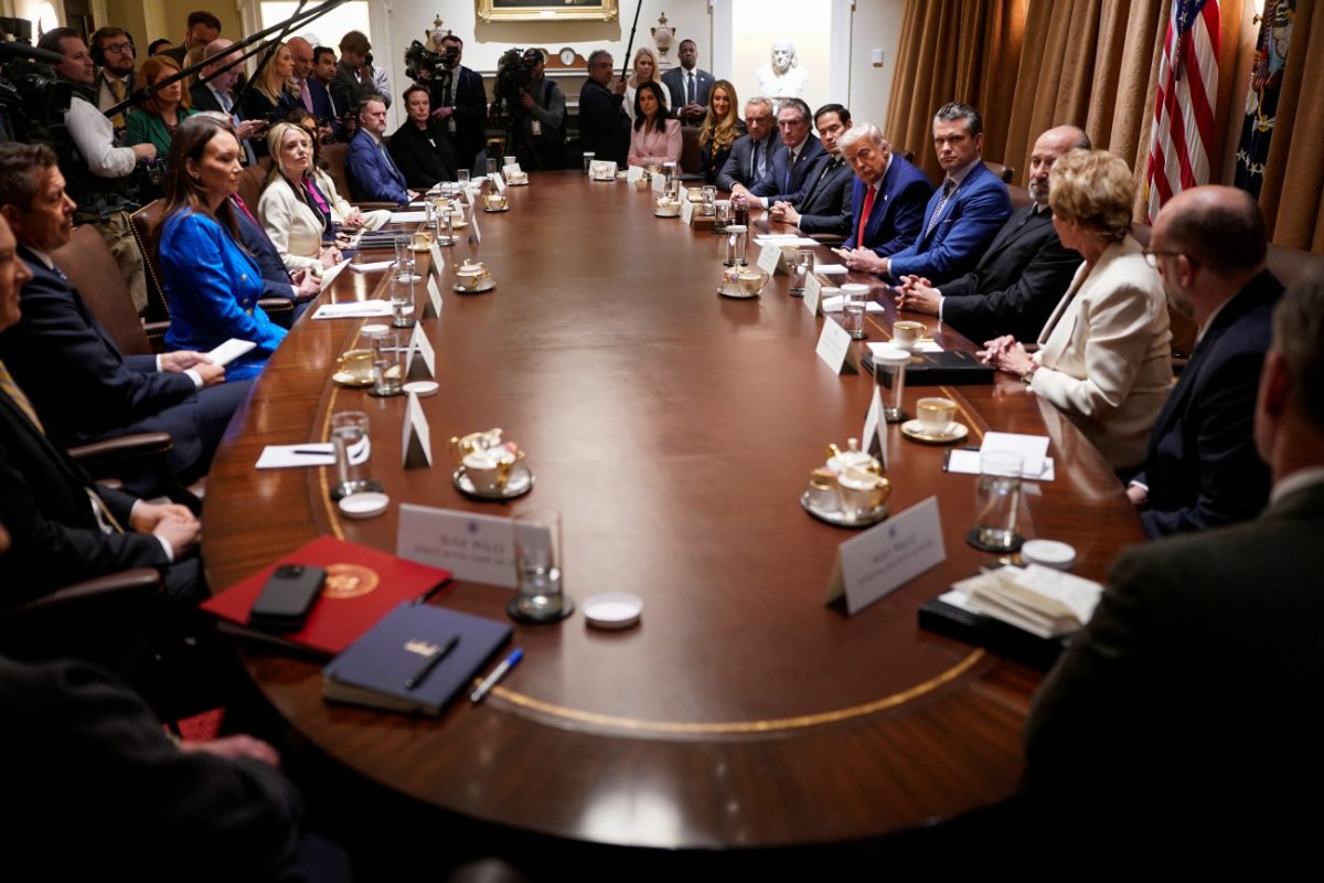 Στιγμιότυπο από τη συνεδρίαση του υπουργικού συμβουλίου των ΗΠΑ. 