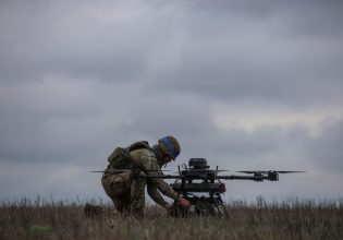 Ουκρανία: Ξεκινά έρευνα για «έγκλημα πολέμου» – Κατηγορεί τη Ρωσία για τη δολοφονία τεσσάρων αιχμαλώτων