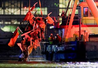 Πτώση ελικοπτέρου στη Νέα Υόρκη: Ο χειριστής είχε ειδοποιήσει μέσω ασυρμάτου πως τελειώνουν τα καύσιμα