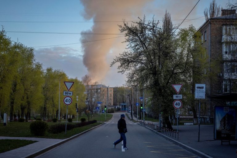 Ουκρανία: «Θα μπορούσε να είναι σαν το Βερολίνο μετά τον Β’ ΠΠ – Αντί για τείχος ο Δνείπερος», λένε οι ΗΠΑ