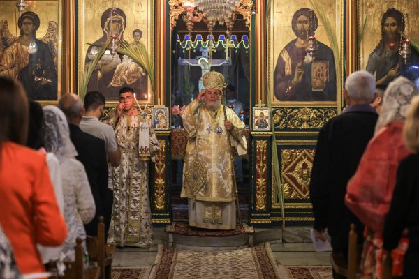 Γάζα: Χριστιανοί τίμησαν την Κυριακή των Βαΐων λίγες ώρες μετά από ισραηλινή αεροπορική επίθεση σε νοσοκομείο