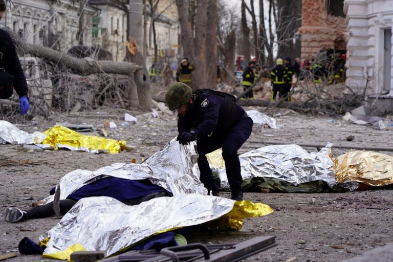 Ουκρανία: «Φρικτό» χαρακτηρίζει ο Τραμπ το πολύνεκρο χτύπημα το Σούμι χωρίς να κατονομάζει τη Ρωσία