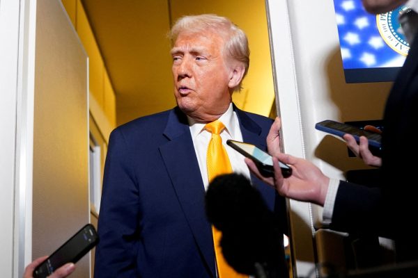 Ντόναλντ Τραμπ: Καμία εξαίρεση από τους δασμούς – Ειδικά όχι για την Κίνα