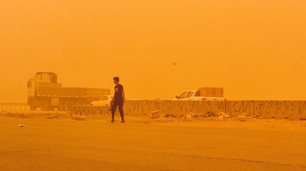 Η αμμοθύελλα κάλυψε τα πάντα στο Ιράκ – Πάνω από 3.000 άτομα στα νοσοκομεία