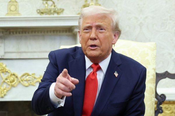 «Βλαντίμιρ, ΣΤΟΠ!»: Ο Τραμπ λέει ότι «δεν είναι ευχαριστημένος» με τα θανατηφόρα ρωσικά χτυπήματα στο Κίεβο