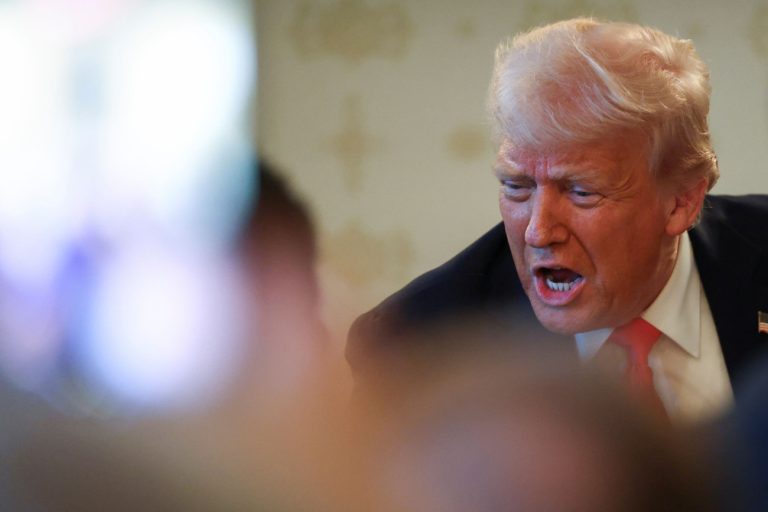 Τραμπ: Νέα επίθεση κατά του προέδρου της Fed – «Είναι παραπάνω από καιρός για να τελειώσει η θητεία του»