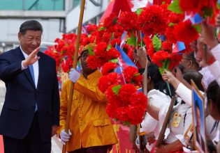 Σι Τζινπίνγκ: Επισκέπτεται την Καμπότζη για σύσφιξη των σχέσεων και συντονισμό απέναντι στους δασμούς Τραμπ
