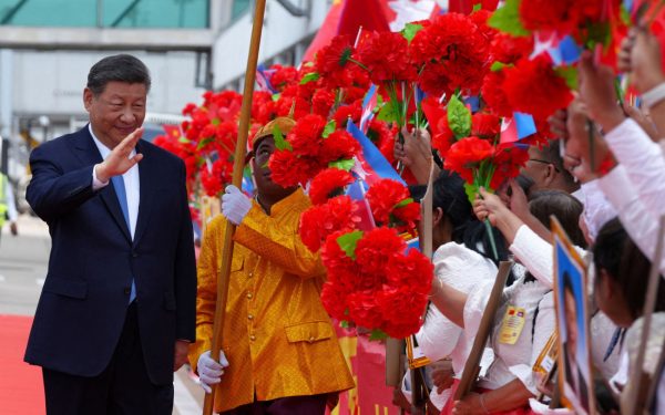 Σι Τζινπίνγκ: Επισκέπτεται την Καμπότζη για σύσφιξη των σχέσεων και συντονισμό απέναντι στους δασμούς Τραμπ
