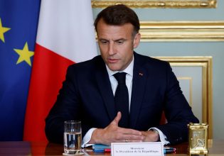 Μακρόν: «Διαλέξτε την Ευρώπη» – Κάλεσμα σε επιστήμονες να δουλέψουν στη Γαλλία εν μέσω των περικοπών των ΗΠΑ