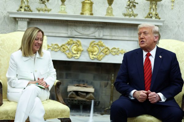 Μελόνι: Κάλεσε τον Τραμπ στην Ιταλία – Στη Ρώμη για το Πάσχα ο Τζέι Ντι Βανς, θα συναντηθεί μαζί της