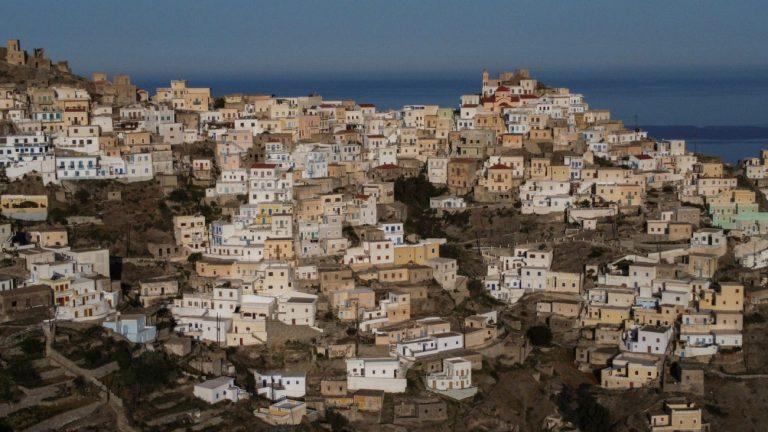 Από οικόπεδα …χωράφια: Χάος για χιλιάδες μικροϊδιοκτήτες που χάνουν το δικαίωμα δόμησης σε οικισμούς