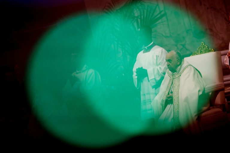 Πάπας Φραγκίσκος: Η περίοδος «sede vacante» και τα επόμενα βήματα – Από την κηδεία στο «Habemus Papam»