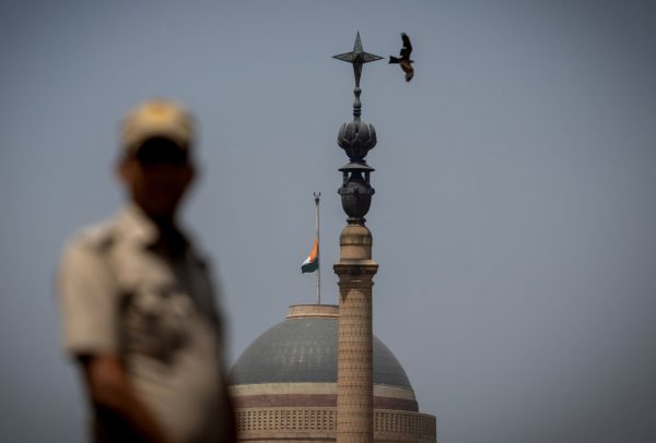 Κονκλάβιο, δαχτυλίδι του ψαρά και «Habemus Papam»: Το γλωσσάρι της παπικής μετάβασης