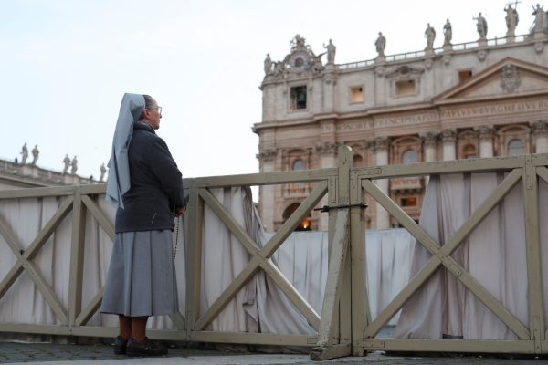 Μπορεί μια γυναίκα να γίνει Πάπας;