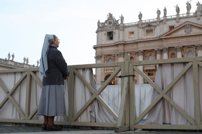 Μπορεί μια γυναίκα να γίνει Πάπας;