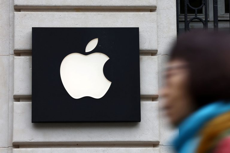Κρίση στην Apple λόγω δασμών – Στην Ινδία μεταφέρεται η παραγωγή iPhone