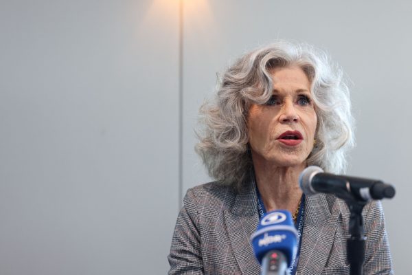 «Έχει κάνει μια συμφωνία με τον διάβολο»: Η Τζέιν Φόντα κατακεραυνώνει τον Τραμπ – ξανά