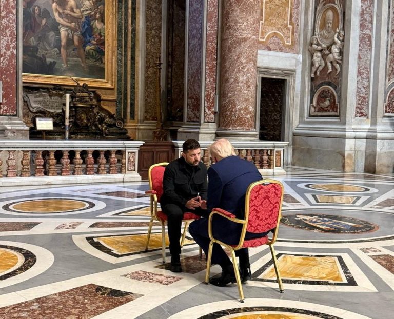 Πέντε ιστορικές στιγμές από την κηδεία του Πάπα Φραγκίσκου