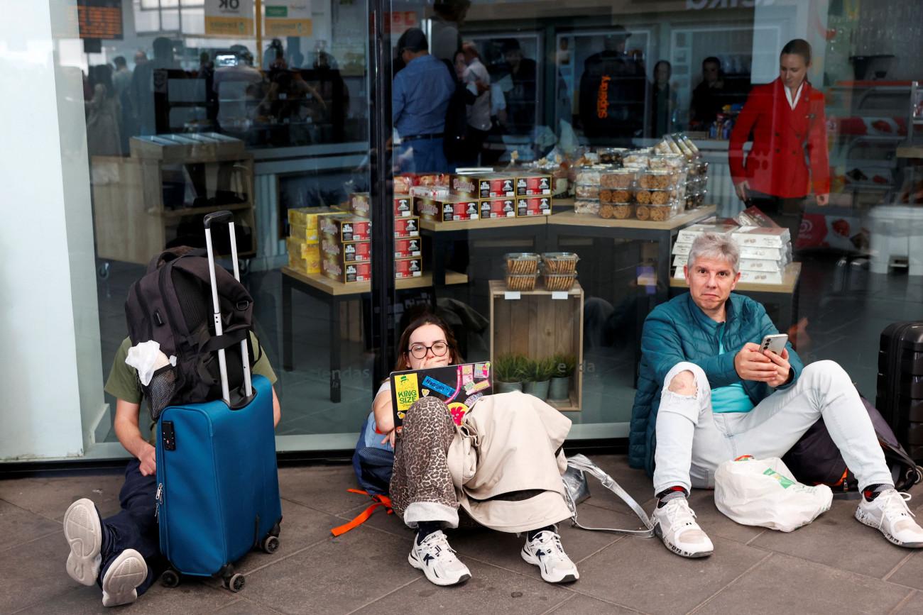 Mπλακ άουτ σε Ισπανία – Πορτογαλία: Ουρές έξω από τα σούπερ μάρκετ της Μαδρίτης – Εικόνες που θυμίζουν Covid