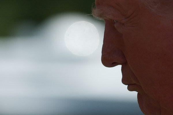 100 μέρες Τραμπ: «Ελεύθερη πτώση» στα ανθρώπινα δικαιώματα παγκοσμίως, προειδοποιεί η Διεθνής Αμνηστία