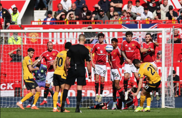 Ήττα – σοκ για την Μάντσεστερ Γιουνάιτεντ (0-1), «διπλά» για Άρσεναλ (4-0) και Τσέλσι (2-1)