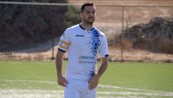 Ο Μανωλάς σκόραρε στην ΕΠΣ Κυκλάδων και πανηγύρισε α λα… Μπαρτσελόνα (vids)