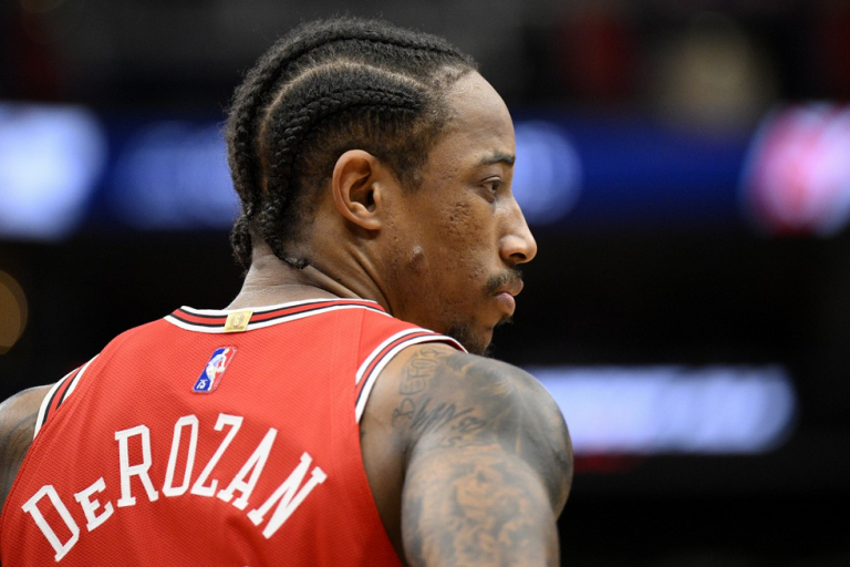 Απίστευτο ξύλο σε εστιατόριο με πρωταγωνιστή τον ΝτεΡόζαν: Έστειλε στο νοσοκομείο έναν άνδρα (vid)