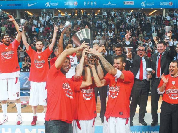 Θρυλικό back to back