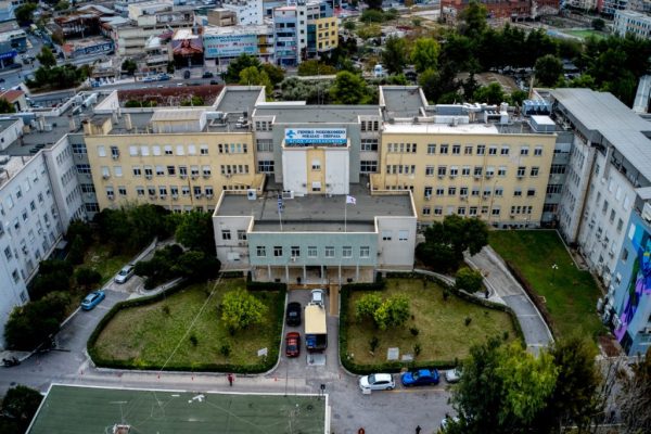 Γενικό Κρατικό Νίκαιας: Τραυματιοφορέας πέθανε εν ώρα εργασίας – Η ανακοίνωση του προέδρου της ΠΟΕΔΗΝ
