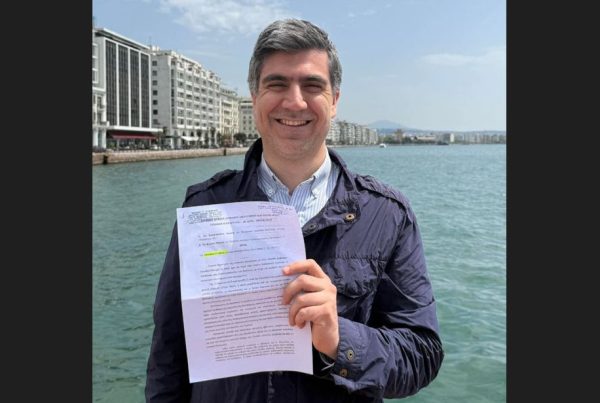 Γλαβίνας: Παράσημο το εξώδικο της «Ομάδας Αλήθειας» – Είναι η αρχή του τέλους τους. Ούτε εκατοστό πίσω