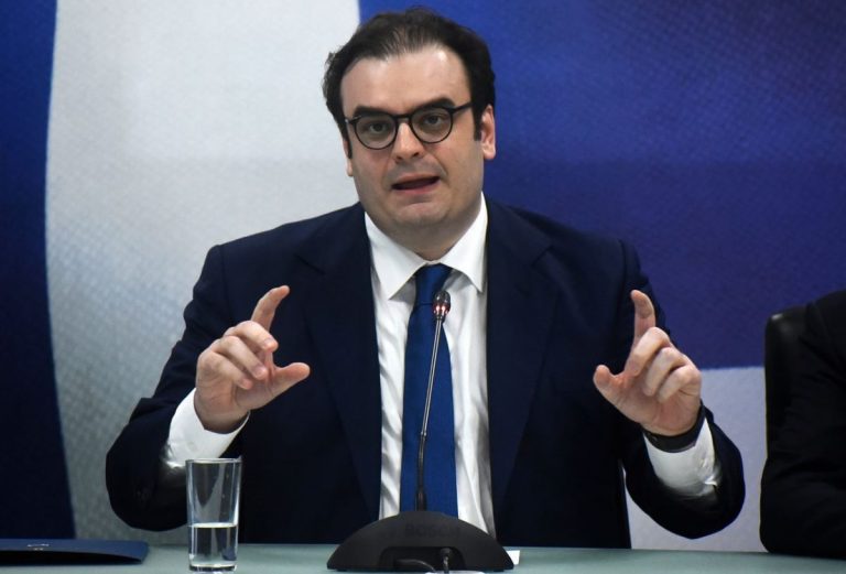 Πιερρακάκης: Μετέβη στις ΗΠΑ για την εαρινή σύνοδο του ΔΝΤ στην Ουάσινγκτον